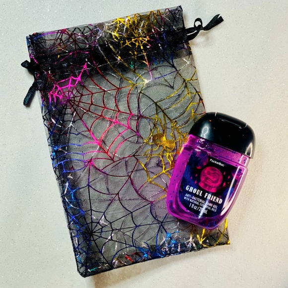 🎃 🕷Kiss Special Edition GLOW IN THE DARK Acrylic Nails + B&BW pocket bac! 🕸🎃 - Picture 6 of 10